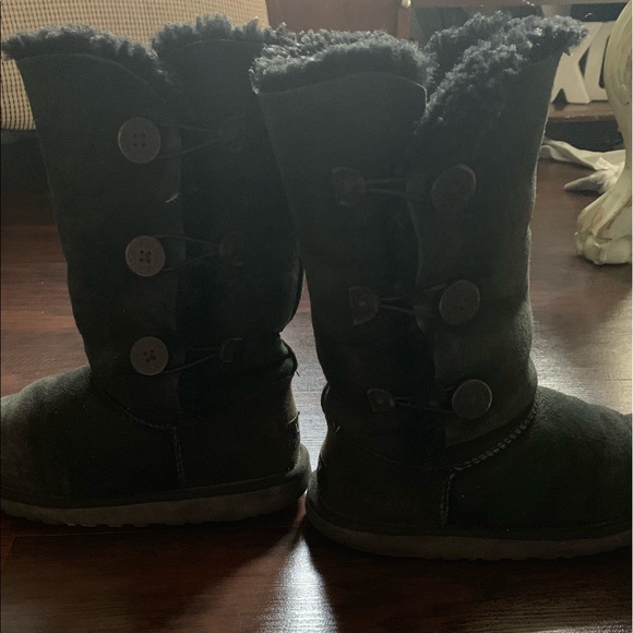 Uggs Bailey button triple! - Picture 3 of 4